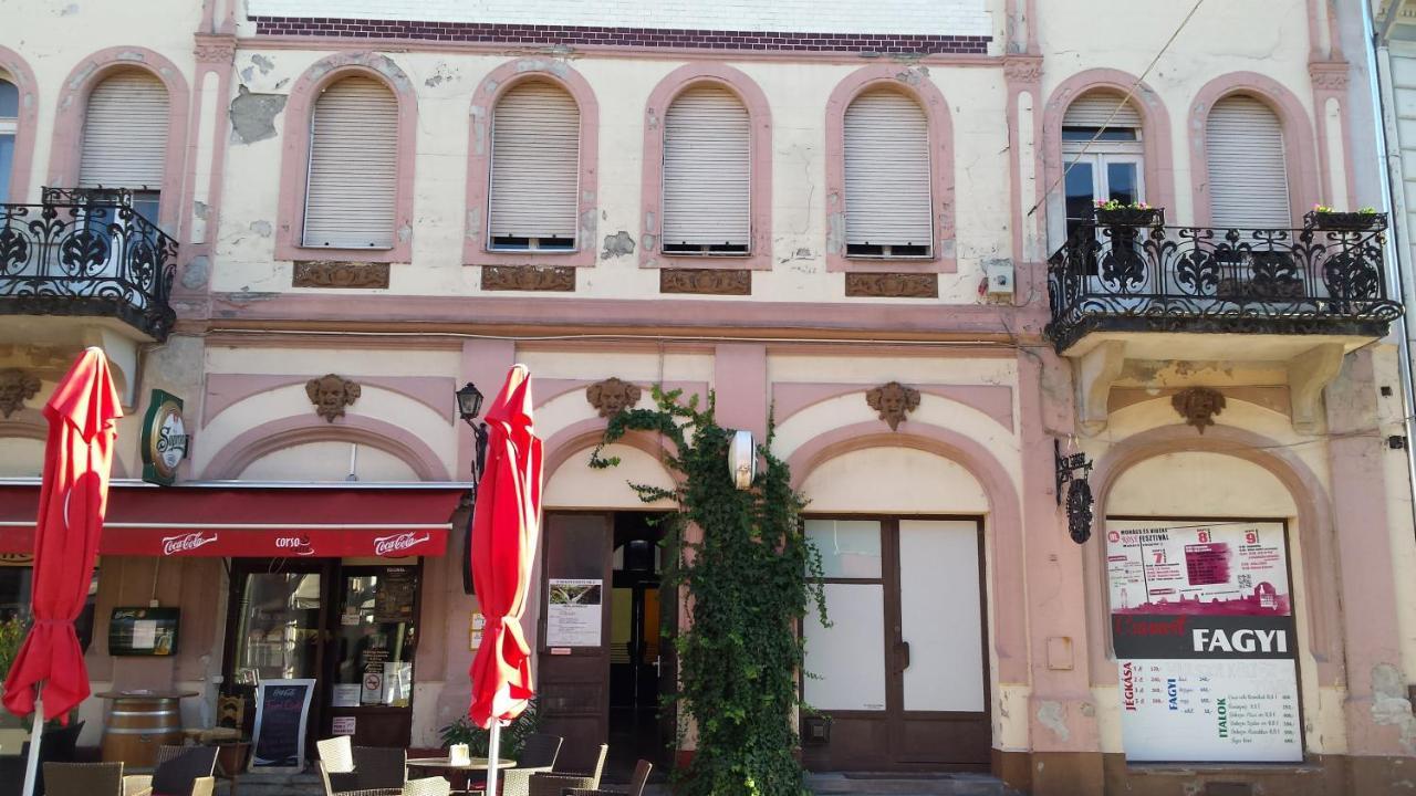 Promenad Apartman Mohács Exterior foto